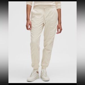 Lululemon Cream Jogger Pants MR